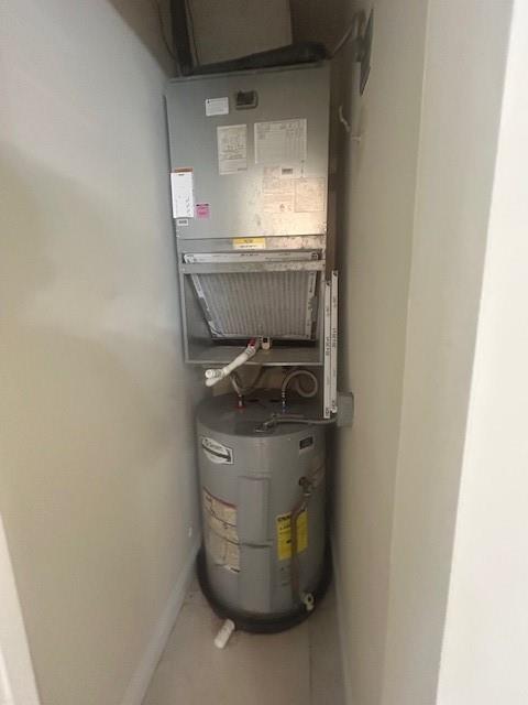 2821 Southeast 5th Circle Boynton Beach, FL 33435 - Photo 28 of 38 a view of water heater room