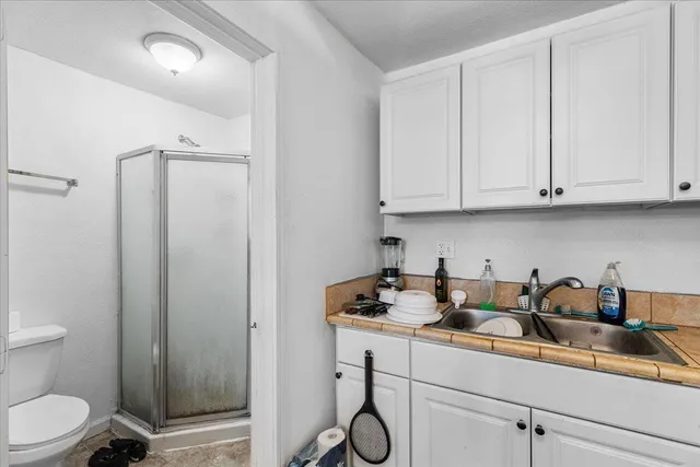 $1,100,000 | 25832 Magnolia Avenue, Escalon, CA 95320