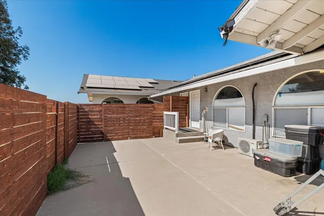 $1,100,000 | 25832 Magnolia Avenue, Escalon, CA 95320