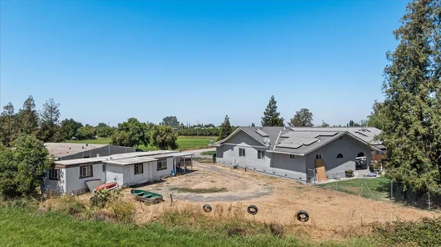 $1,100,000 | 25832 Magnolia Avenue, Escalon, CA 95320