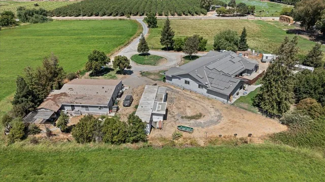 $1,100,000 | 25832 Magnolia Avenue, Escalon, CA 95320