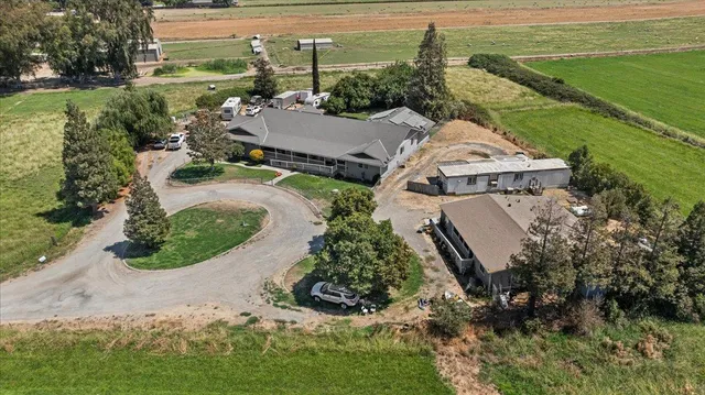 $1,100,000 | 25832 Magnolia Avenue, Escalon, CA 95320