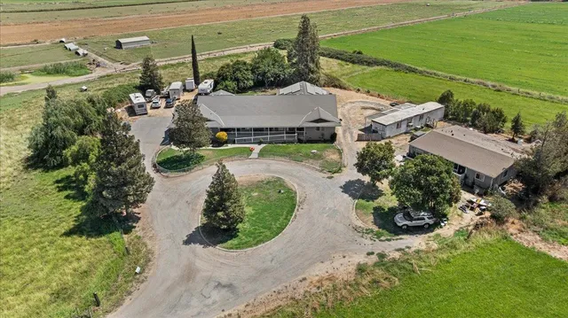 $1,100,000 | 25832 Magnolia Avenue, Escalon, CA 95320