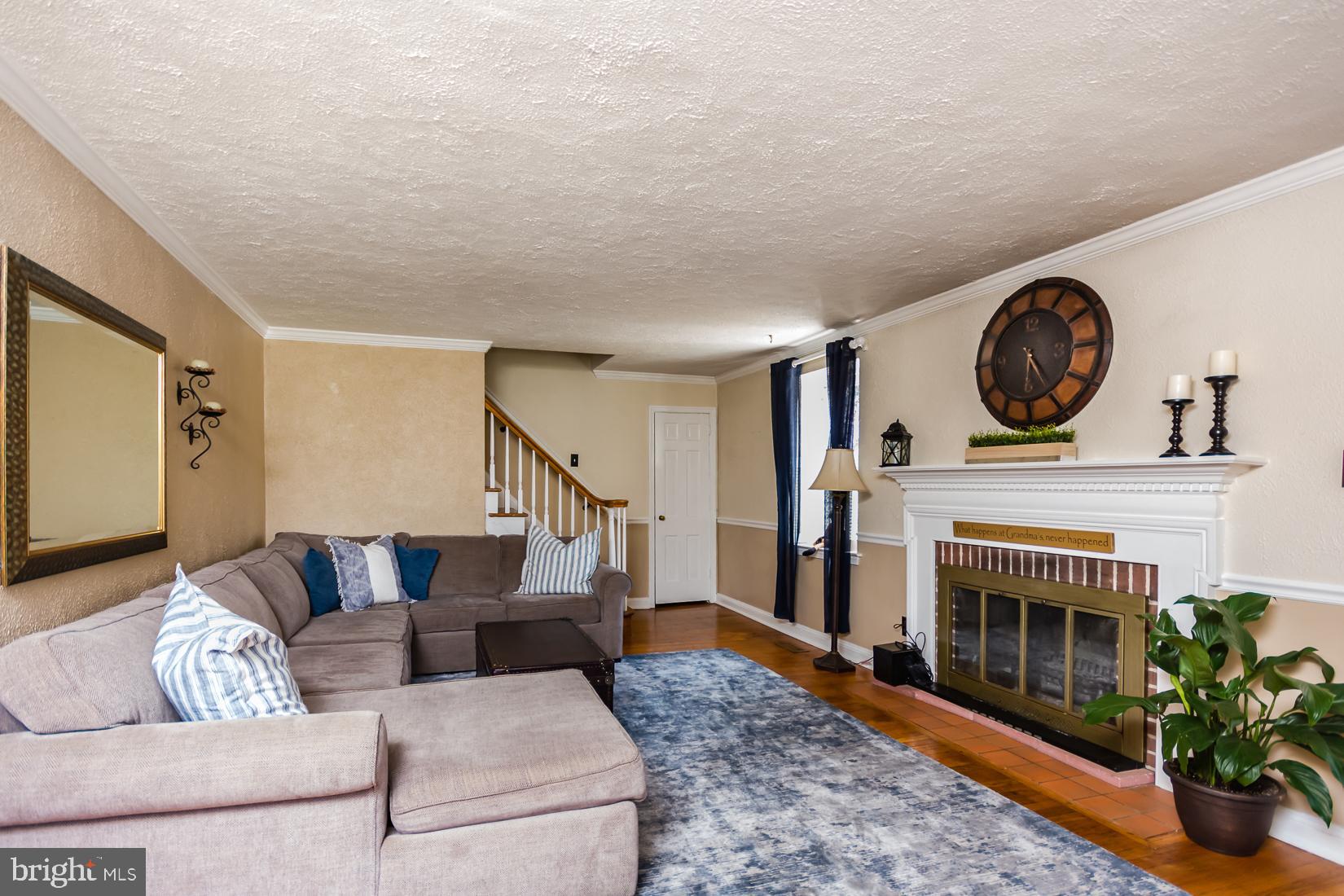 679 Andrew Road Springfield, PA 19064 - Photo 2 of 18 Large Family Room with Seating for All