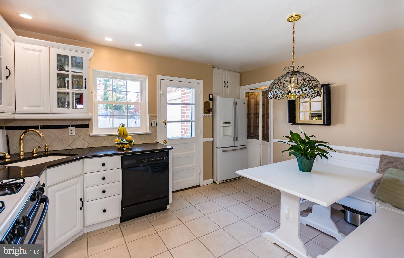 679 Andrew Road Springfield, PA 19064 - Photo 5 of 18