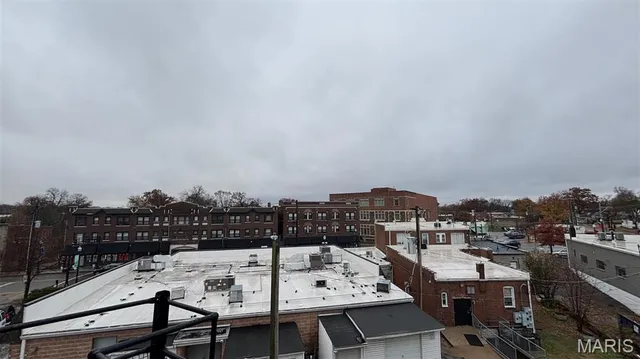 $725 | 7166 Lyndover Place, Unit F, St. Louis, MO 63143