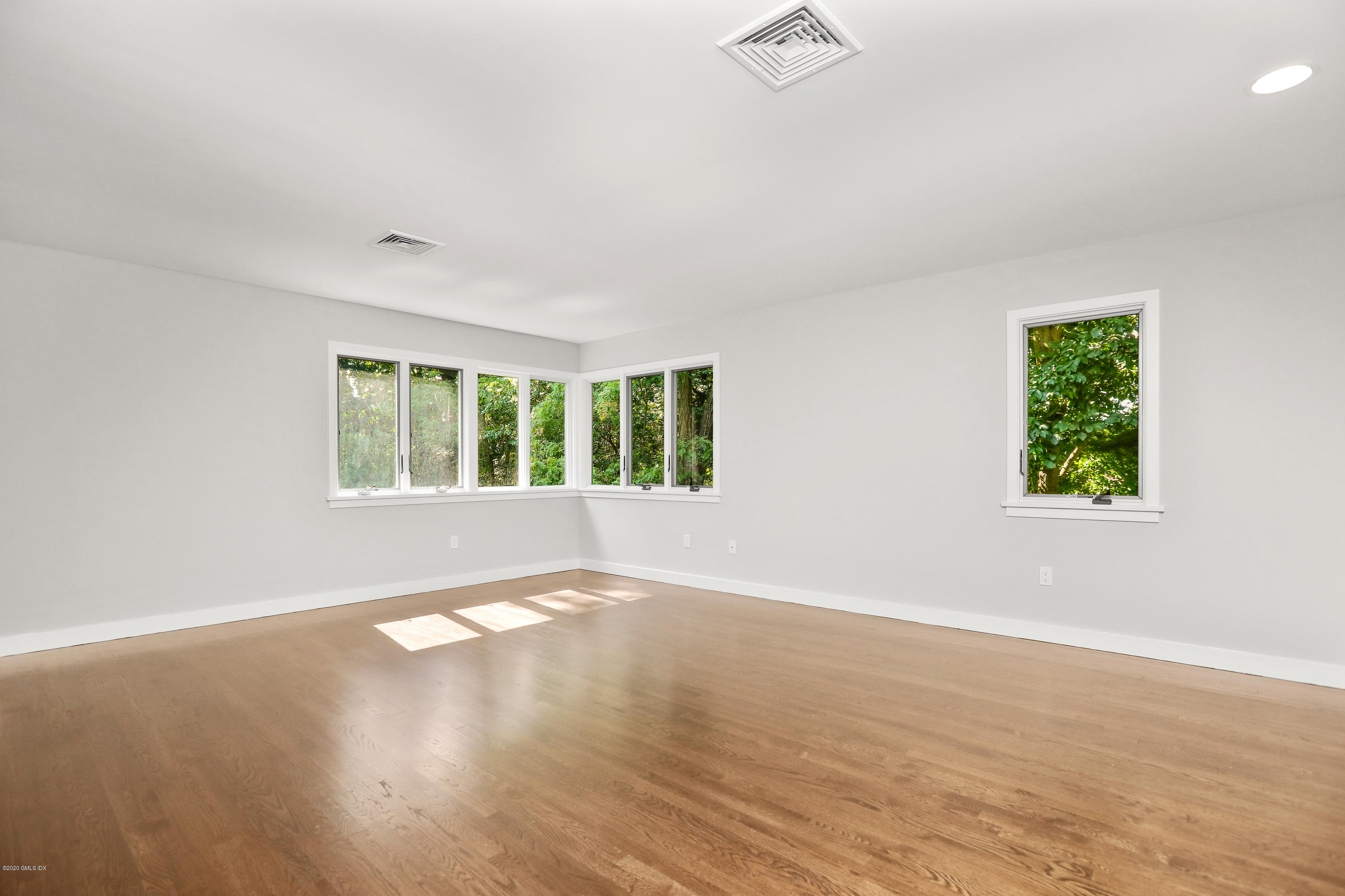 20 Harkim Road Greenwich, CT 06831 - Photo 21 of 29 032-032-029-4200x2800-300dpi
