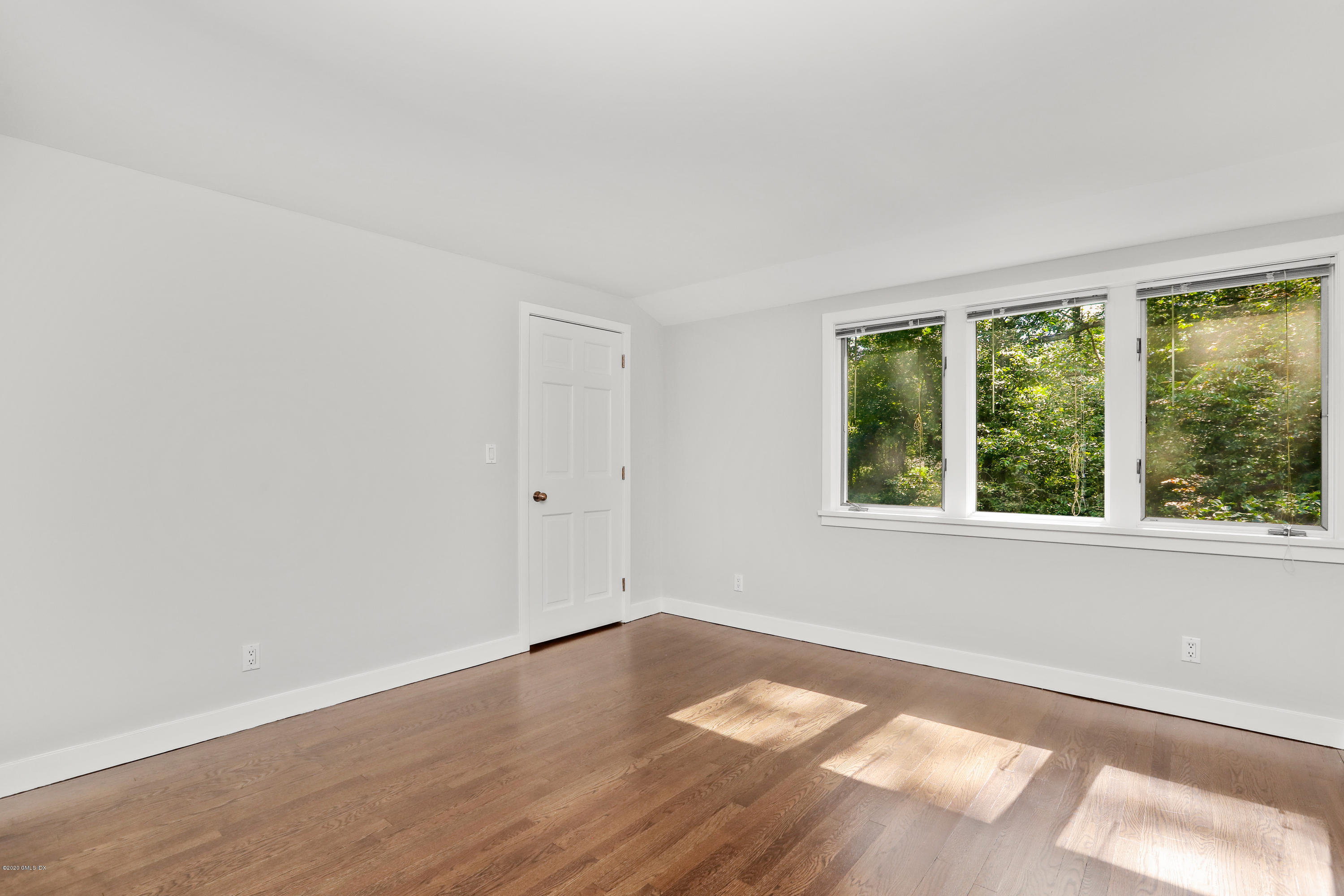 20 Harkim Road Greenwich, CT 06831 - Photo 25 of 29 025-020-022-4200x2800-300dpi