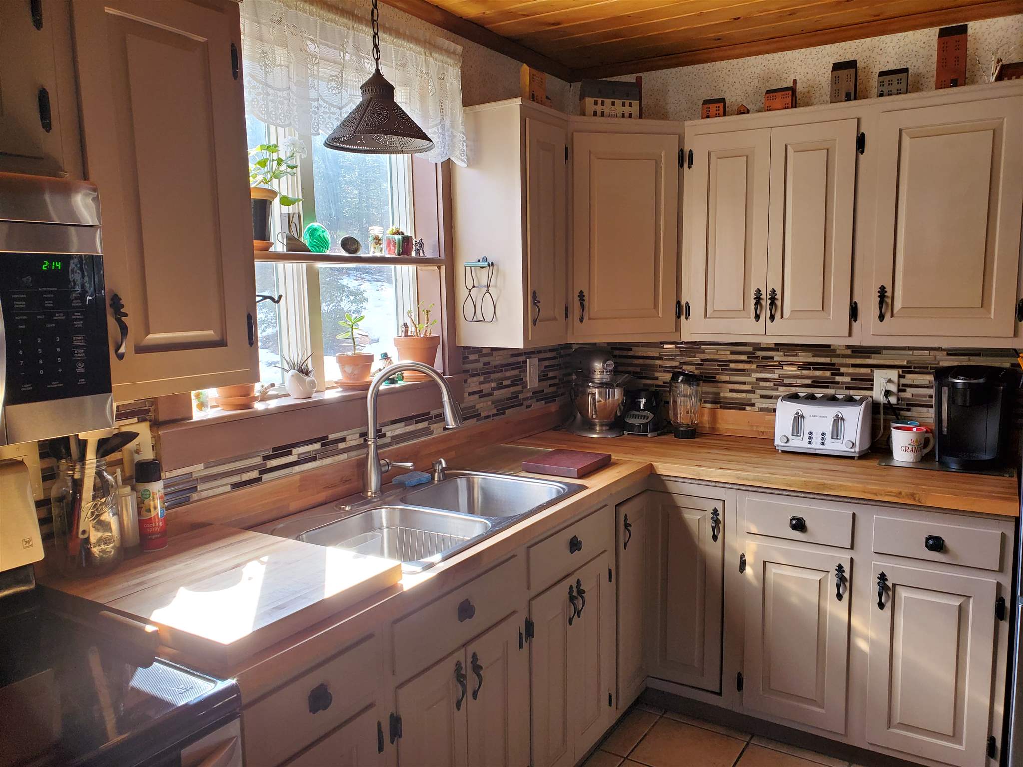 98 Darby Hill Road Rockingham, VT 05101 - Photo 2 of 28