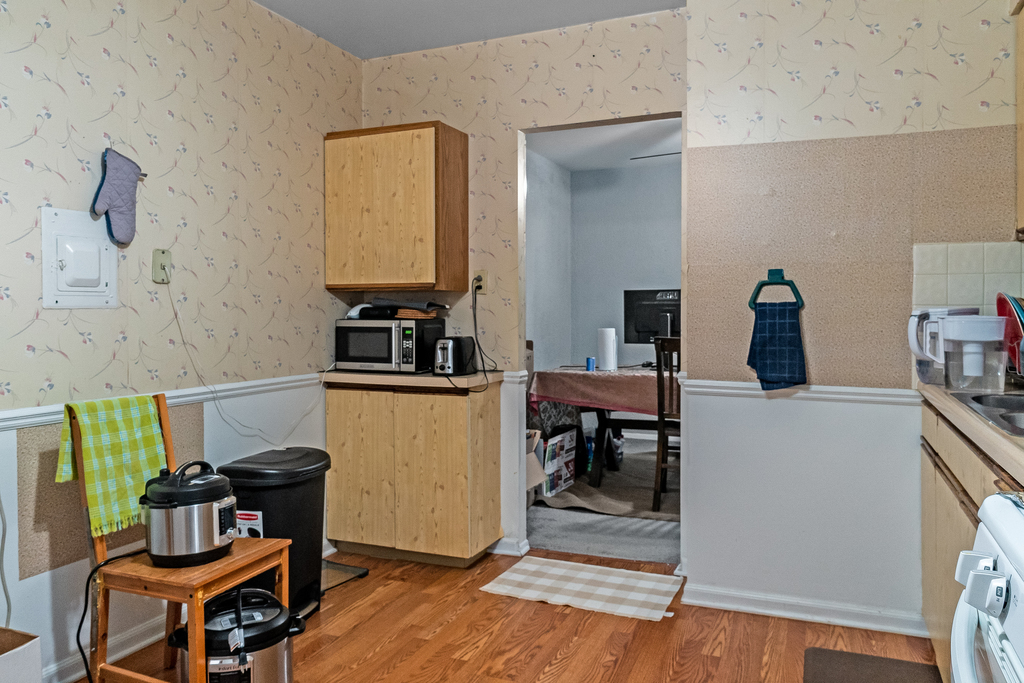9001 Golf Road, Unit 4D Des Plaines, IL 60016 - Photo 9 of 15