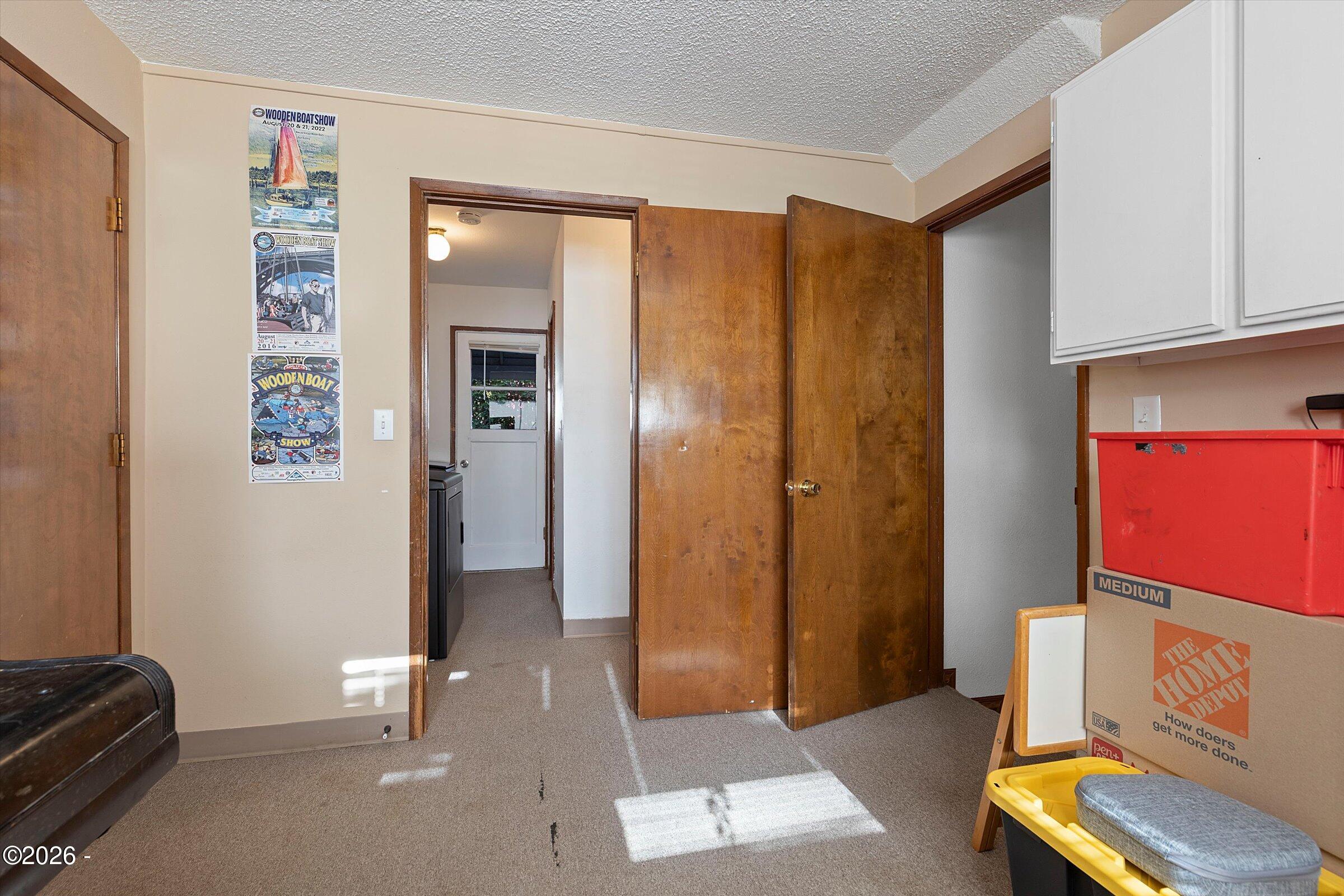 1318 Southeast Maple Street Toledo, OR 97391 - Photo 30 of 54 Office Space looking towards laundry room