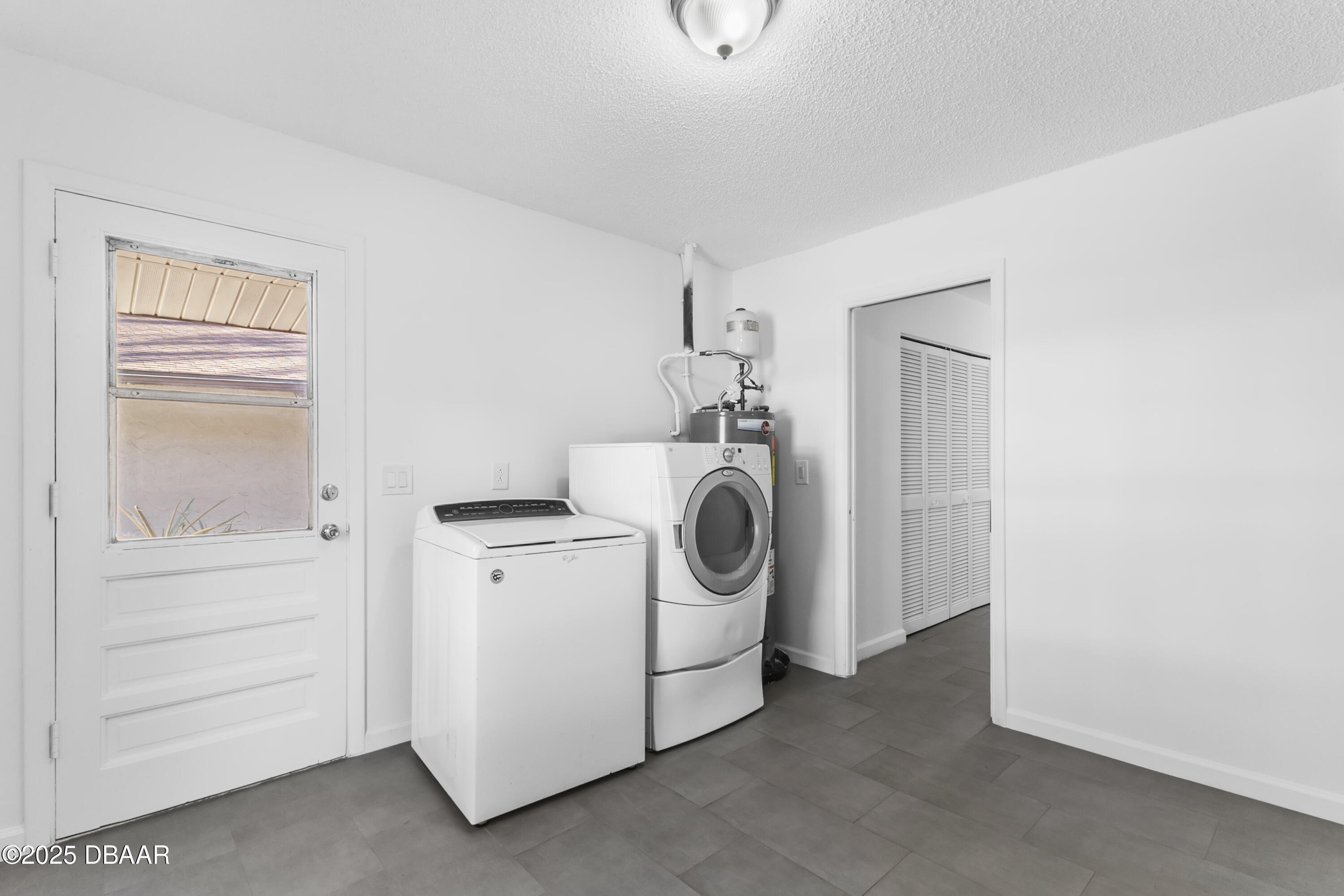 1870 Air Park Road Edgewater, FL 32141 - Photo 32 of 39 Laundry Room