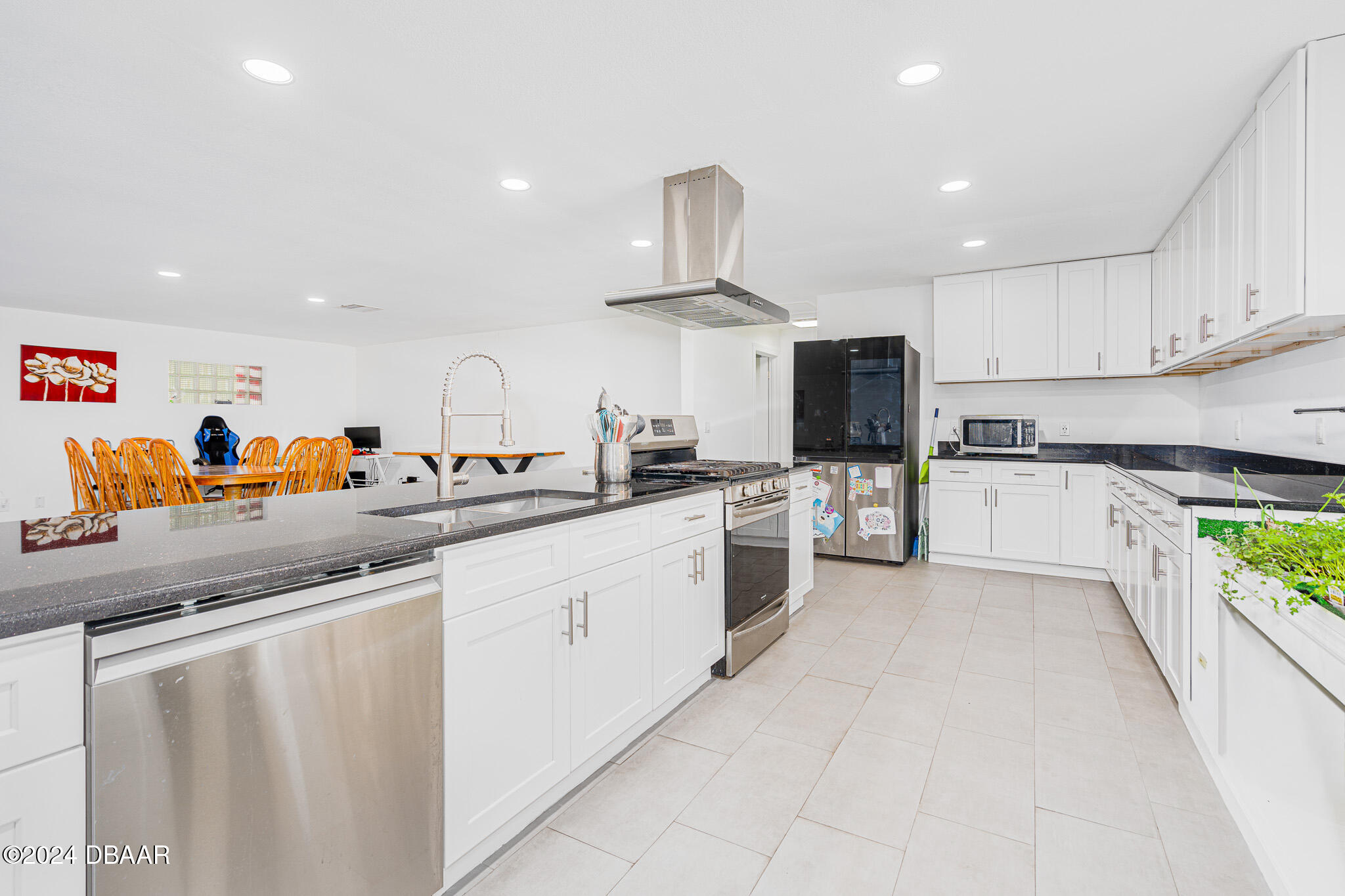 1870 Air Park Road Edgewater, FL 32141 - Photo 9 of 39 Kitchen