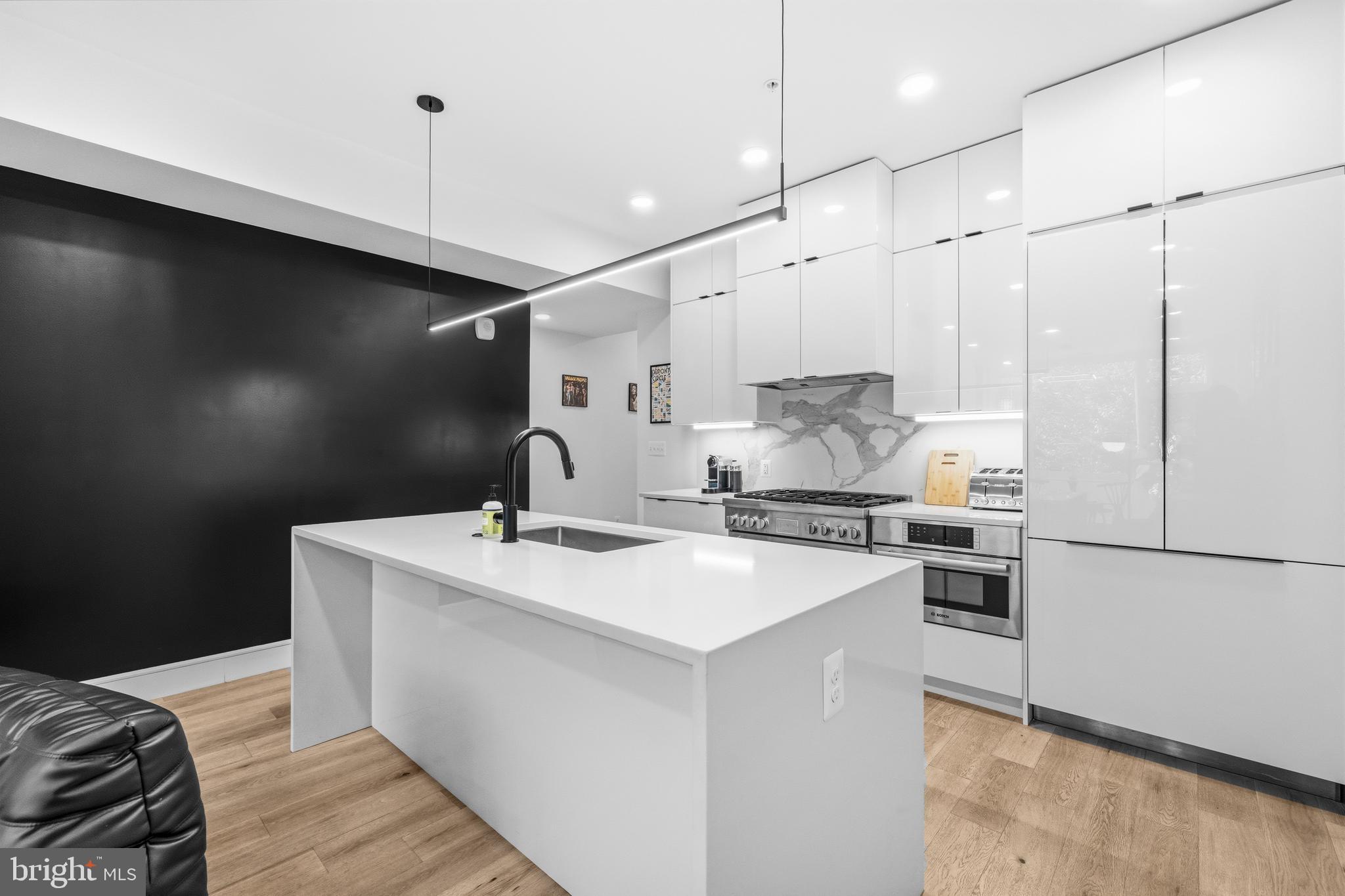 1729 T Street Northwest, Unit 3 Washington, DC 20009 - Photo 11 of 39 Island seating!