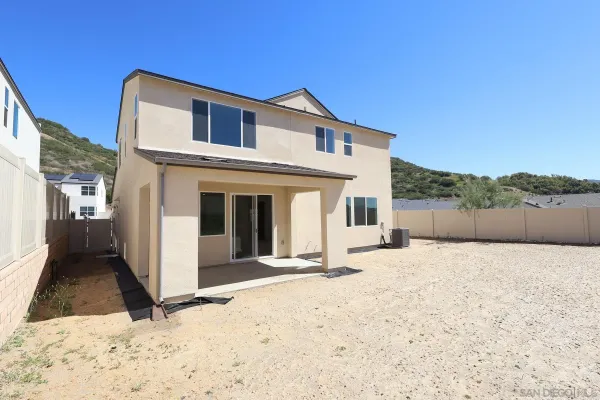 $919,000 | 814 Meadowood Street, Fallbrook, CA 92028