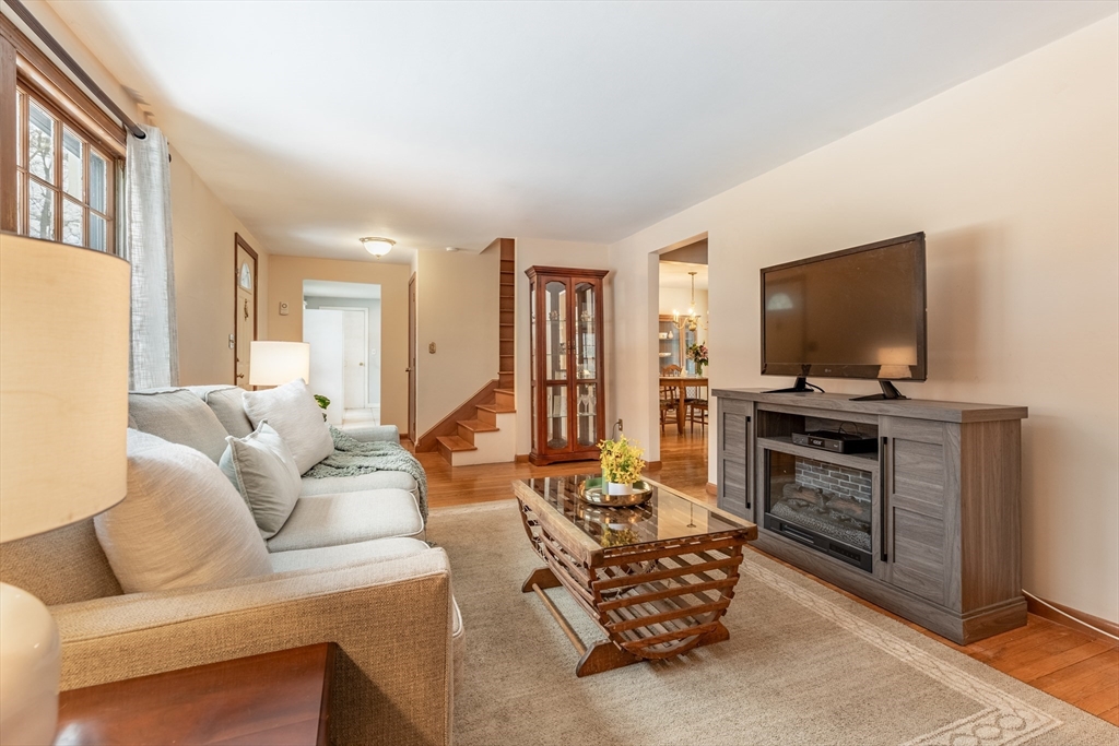 28 Cathy Road Chelmsford, MA 01824 - Photo 13 of 33 Gallery Image 13