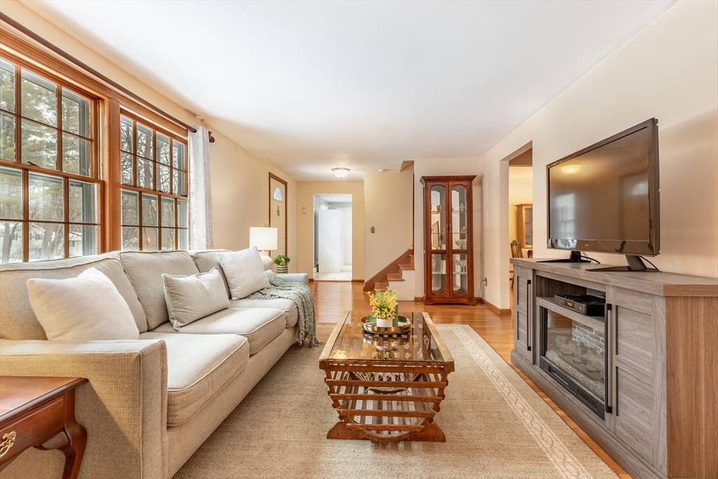 28 Cathy Road Chelmsford, MA 01824 - Photo 14 of 33 Gallery Image 14