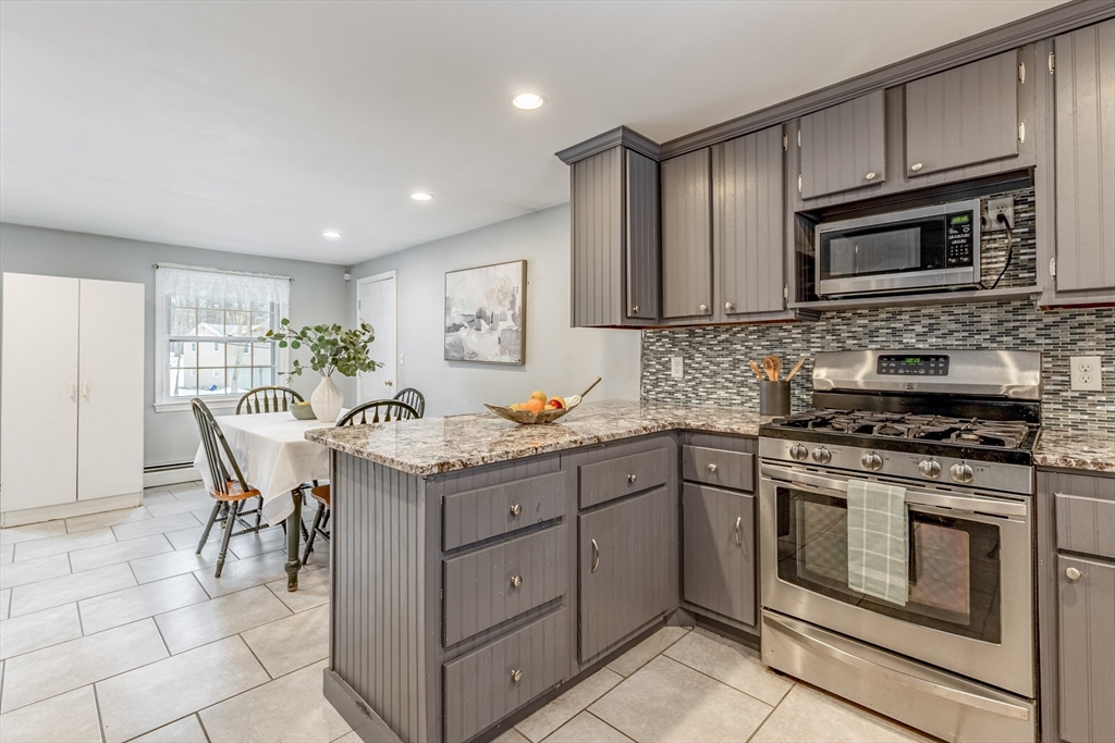 28 Cathy Road Chelmsford, MA 01824 - Photo 3 of 33 Gallery Image 3