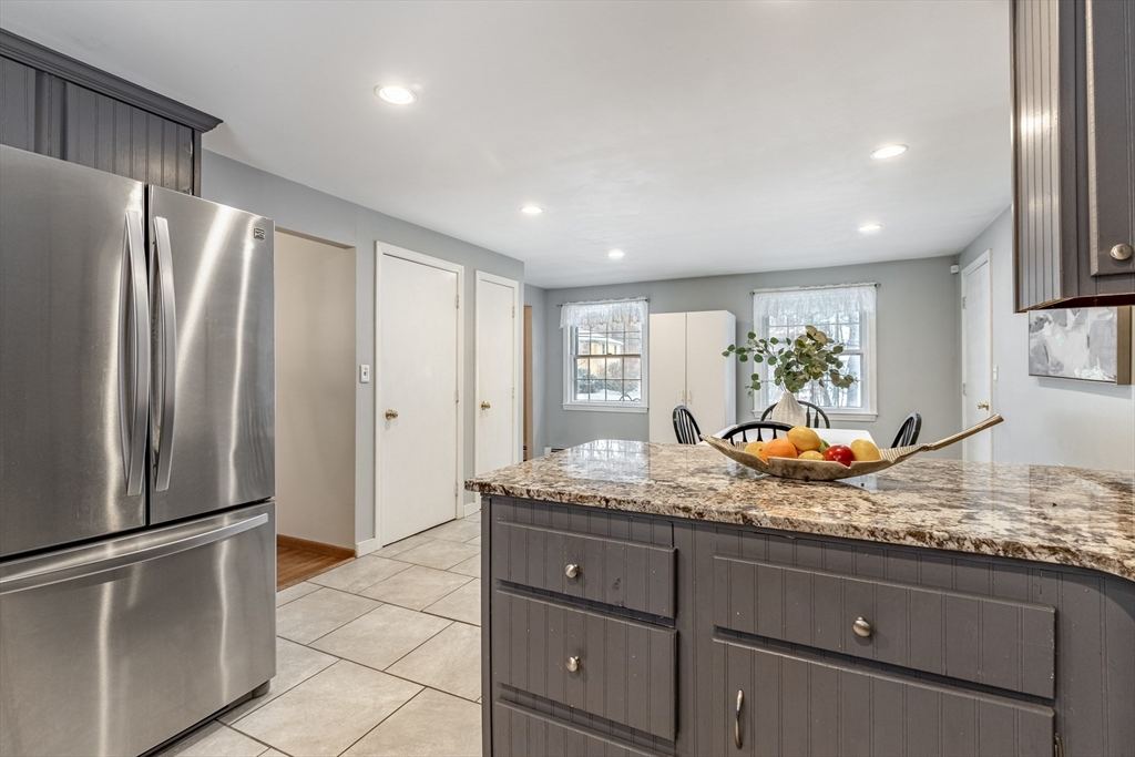 28 Cathy Road Chelmsford, MA 01824 - Photo 5 of 33 Gallery Image 5