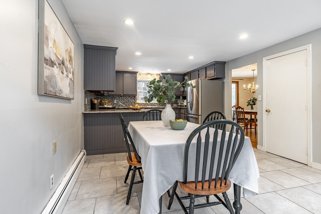 28 Cathy Road Chelmsford, MA 01824 - Photo 8 of 33 Gallery Image 8