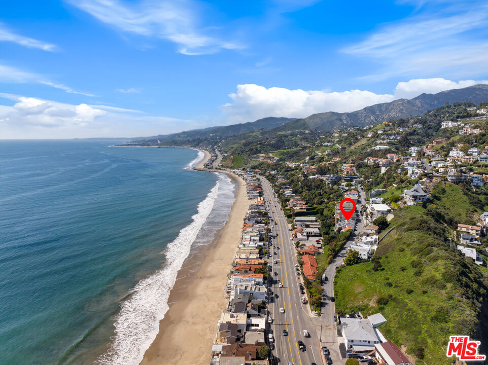 21344 Rambla Vista Malibu, CA 90265 - Photo 25 of 32 a view of city and mountain