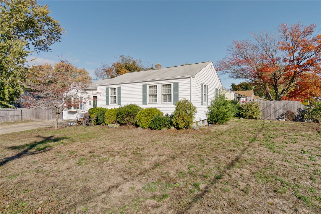 44 Ralston Street Warwick, RI 02888 - Photo 2 of 35