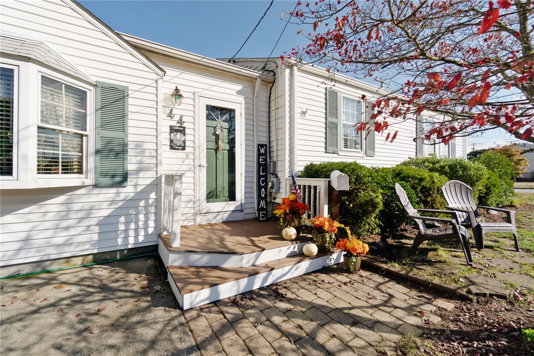 44 Ralston Street Warwick, RI 02888 - Photo 3 of 35