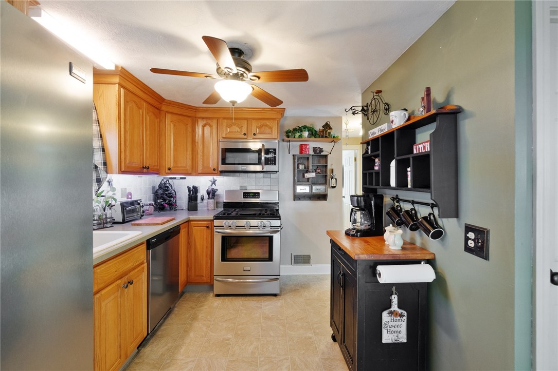 44 Ralston Street Warwick, RI 02888 - Photo 5 of 35