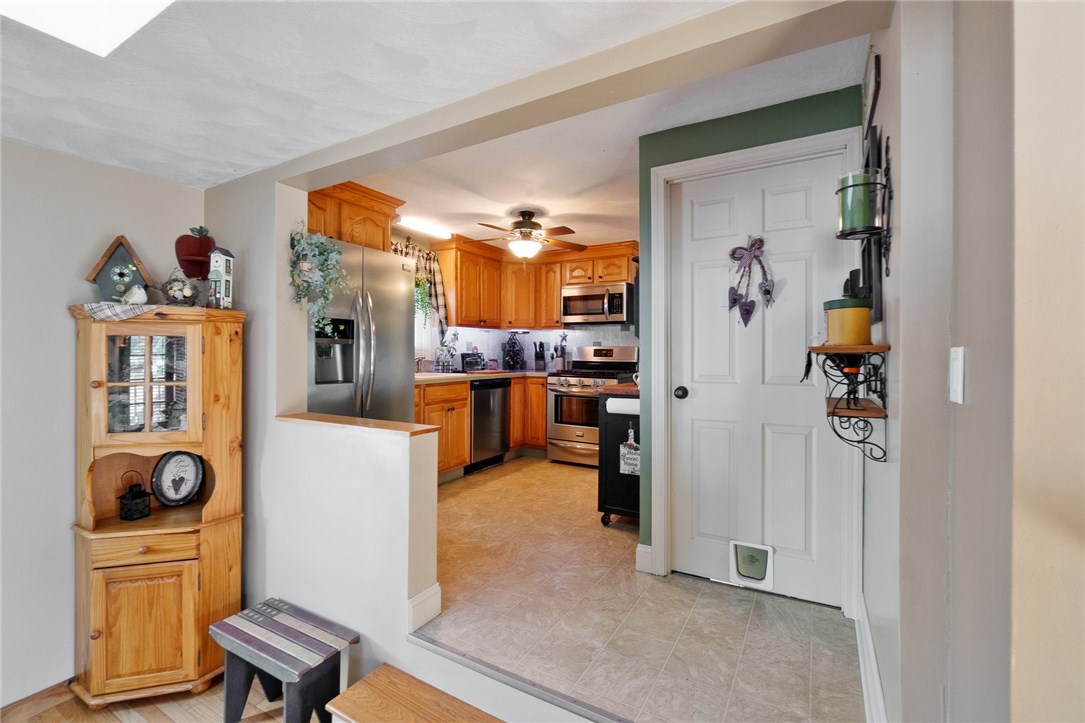44 Ralston Street Warwick, RI 02888 - Photo 8 of 35