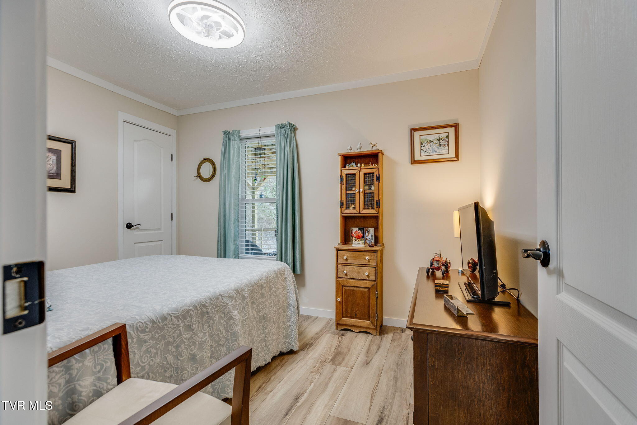 2215 Little Valley Road Kingsport, TN 37660 - Photo 16 of 31 016