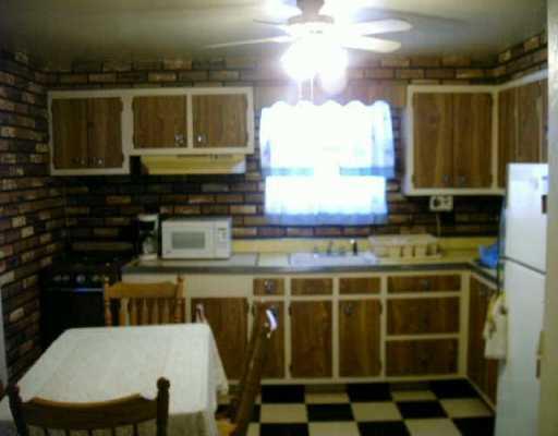 5501 Maple Grove Road Bulger, PA 15019 - Photo 2 of 8 Kitchen.