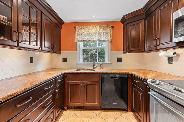 $539,000 | 42 Pelham Parkway, North Providence, RI 02911