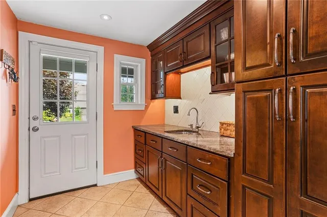 $539,000 | 42 Pelham Parkway, North Providence, RI 02911