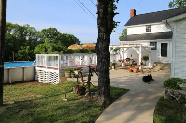 25 Sykes Road Hickman, TN 38567 - Photo 14 of 20 Enjoy outdoor living!!