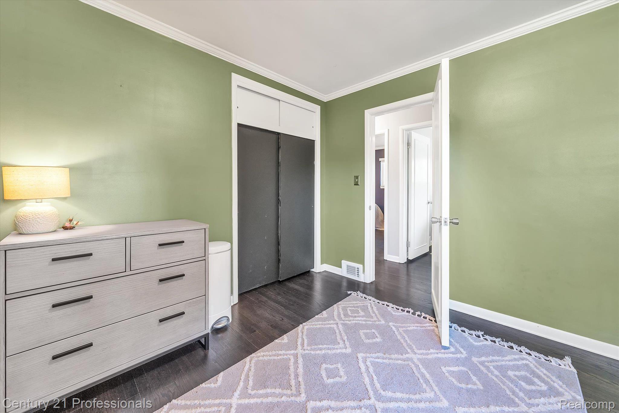 120 Windsor Road Rochester, MI 48307 - Photo 24 of 37 Gallery Image 24