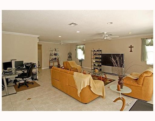 1948 Timberline Road Weston, FL 33327 - Photo 3 of 16 Den/Family/Great Room