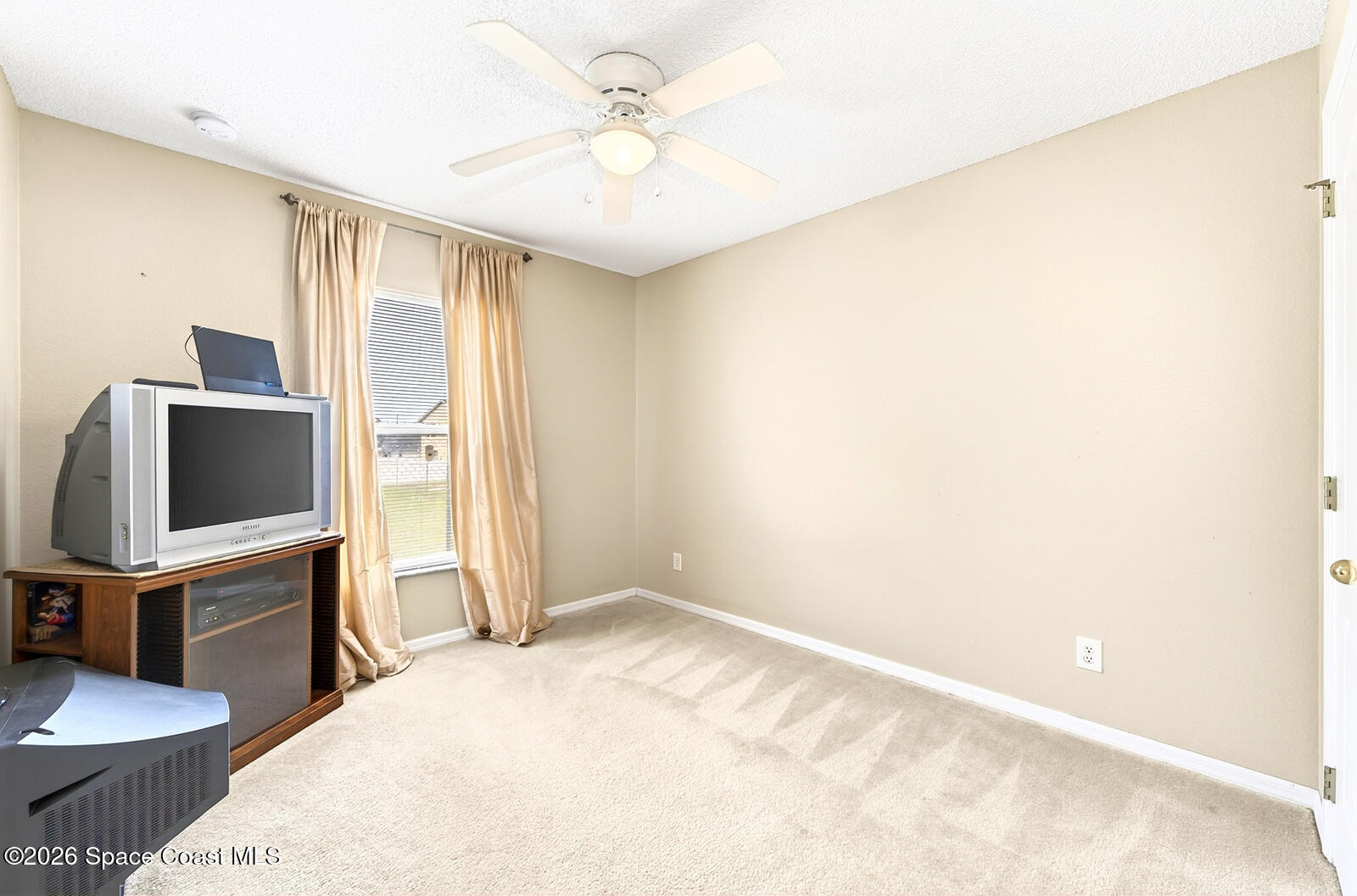 416 Lakeview Road Poinciana, FL 34759 - Photo 13 of 41 DSC_0955