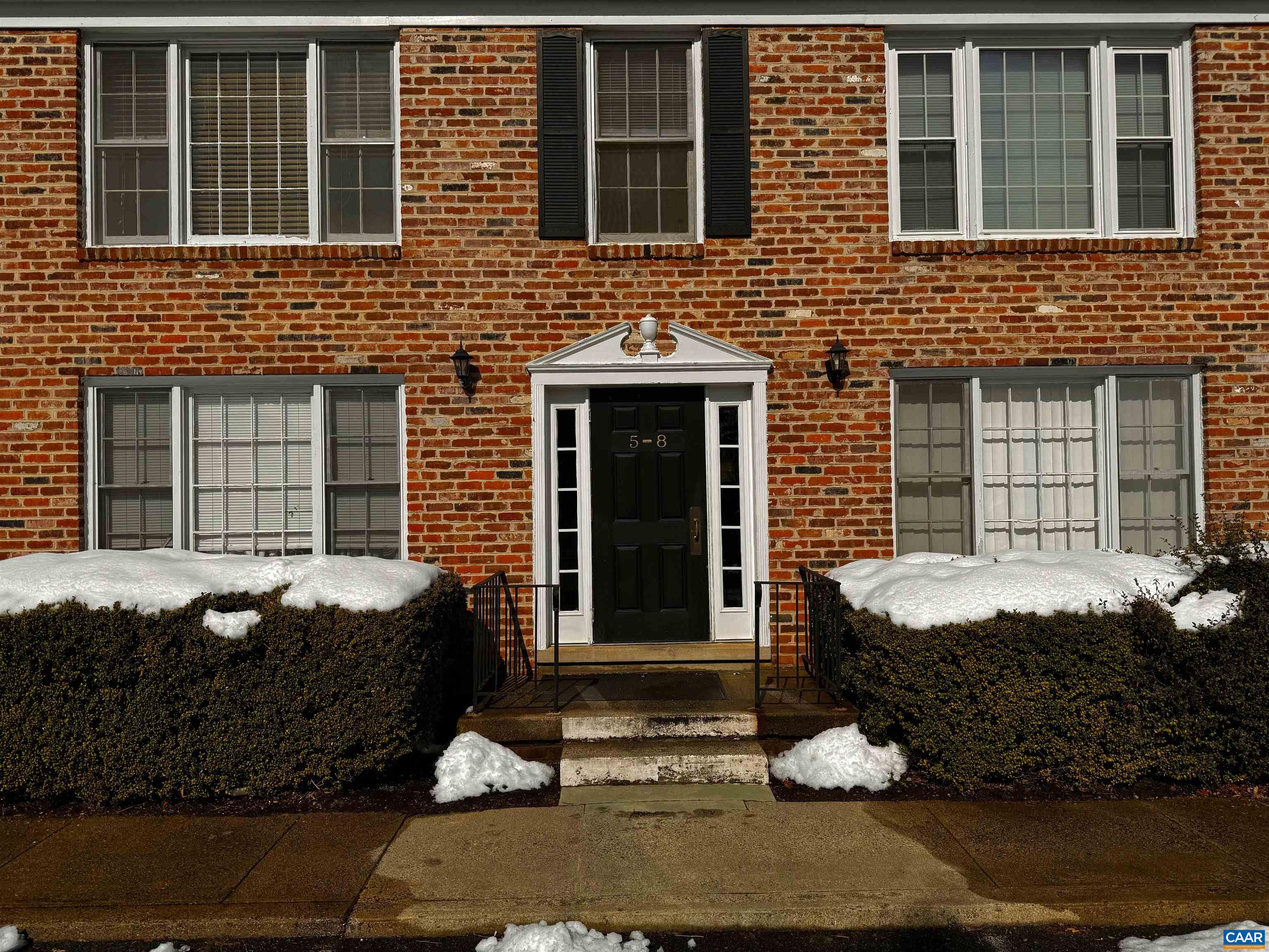 2527 Hydraulic Road, Unit 8 Charlottesville, VA 22901 - Photo 1 of 22 Gallery Image 1
