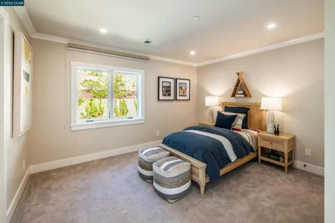 $3,980,000 | 84 Mossbridge Lane, Orinda, CA 94563