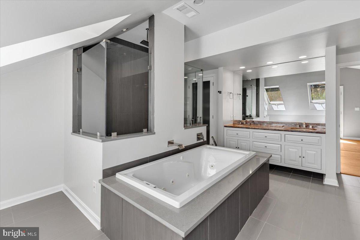 6515 Old Chesterbrook Road McLean, VA 22101 - Photo 24 of 54 Primary Bath