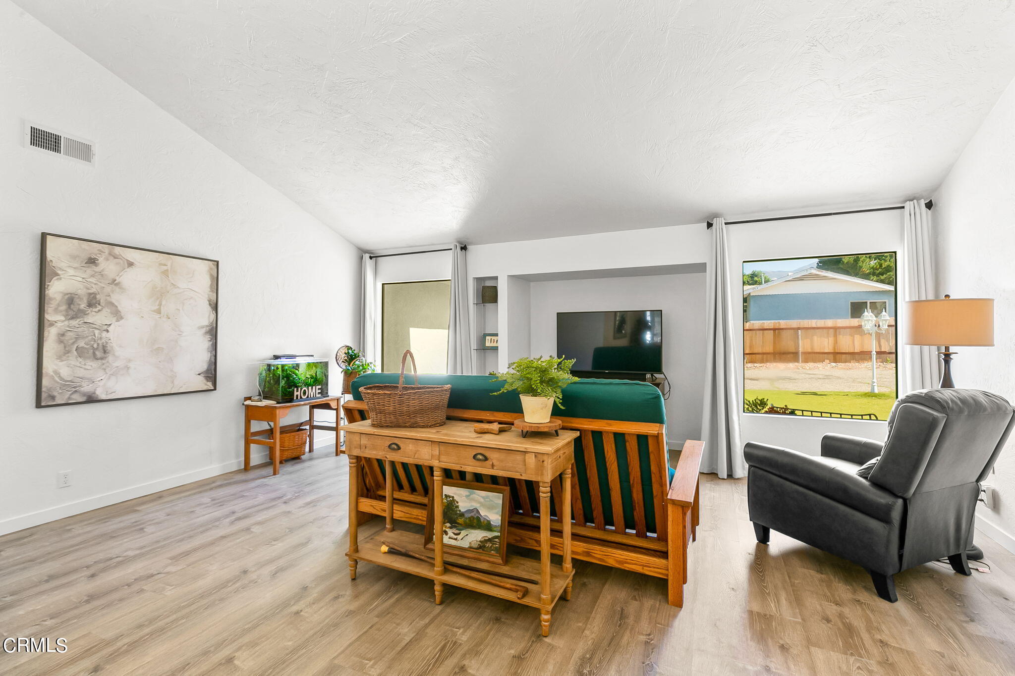 959 Tico Road Ojai, CA 93023 - Photo 7 of 33 Living Room