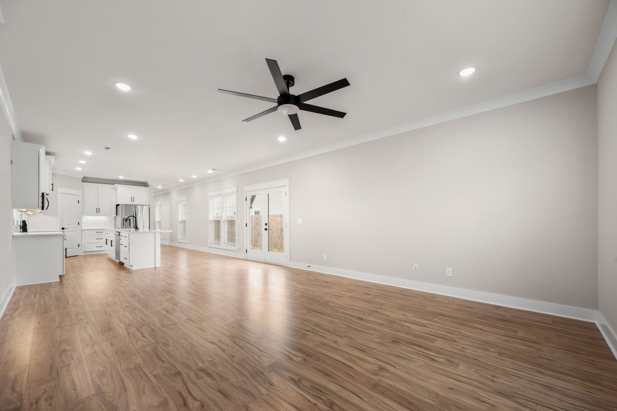 454 East State Street Murfreesboro, TN 37130 - Photo 16 of 41 a view of empty room with wooden floor and ceiling fan