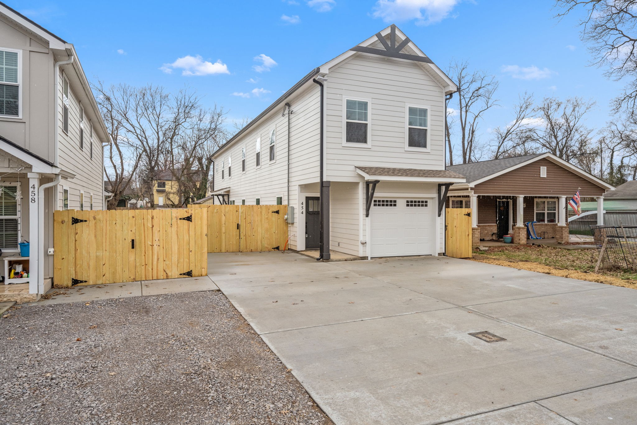 454 East State Street Murfreesboro, TN 37130 - Photo 3 of 41 a view of a large white house