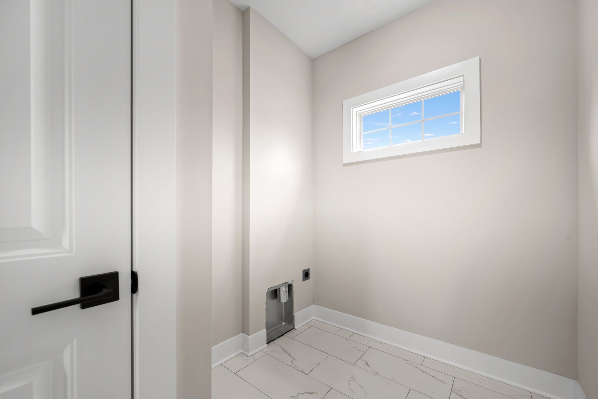 454 East State Street Murfreesboro, TN 37130 - Photo 34 of 41 a bathroom with a sink and a toilet