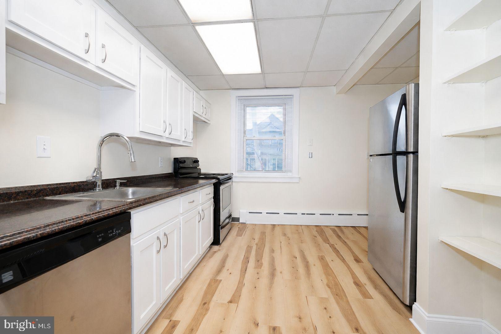 1 South Valley Road, Unit 202 Paoli, PA 19301 - Photo 4 of 25 Stainless Steel Appliances