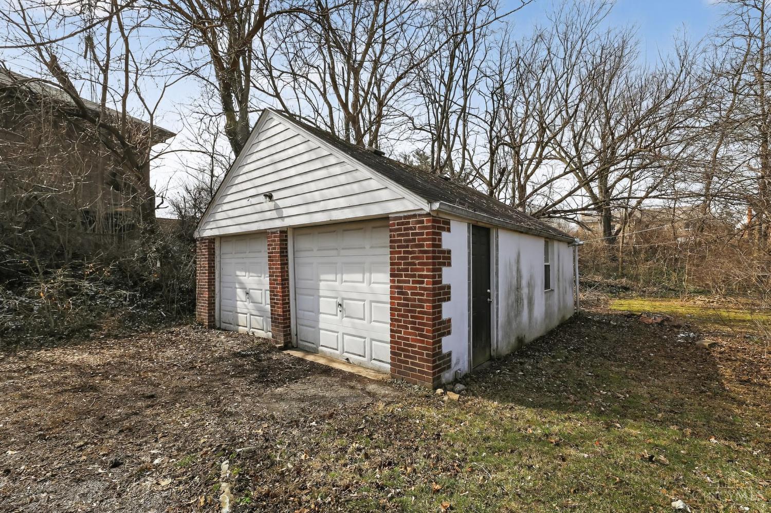 6621 Winton Road Cincinnati, OH 45224 - Photo 30 of 34