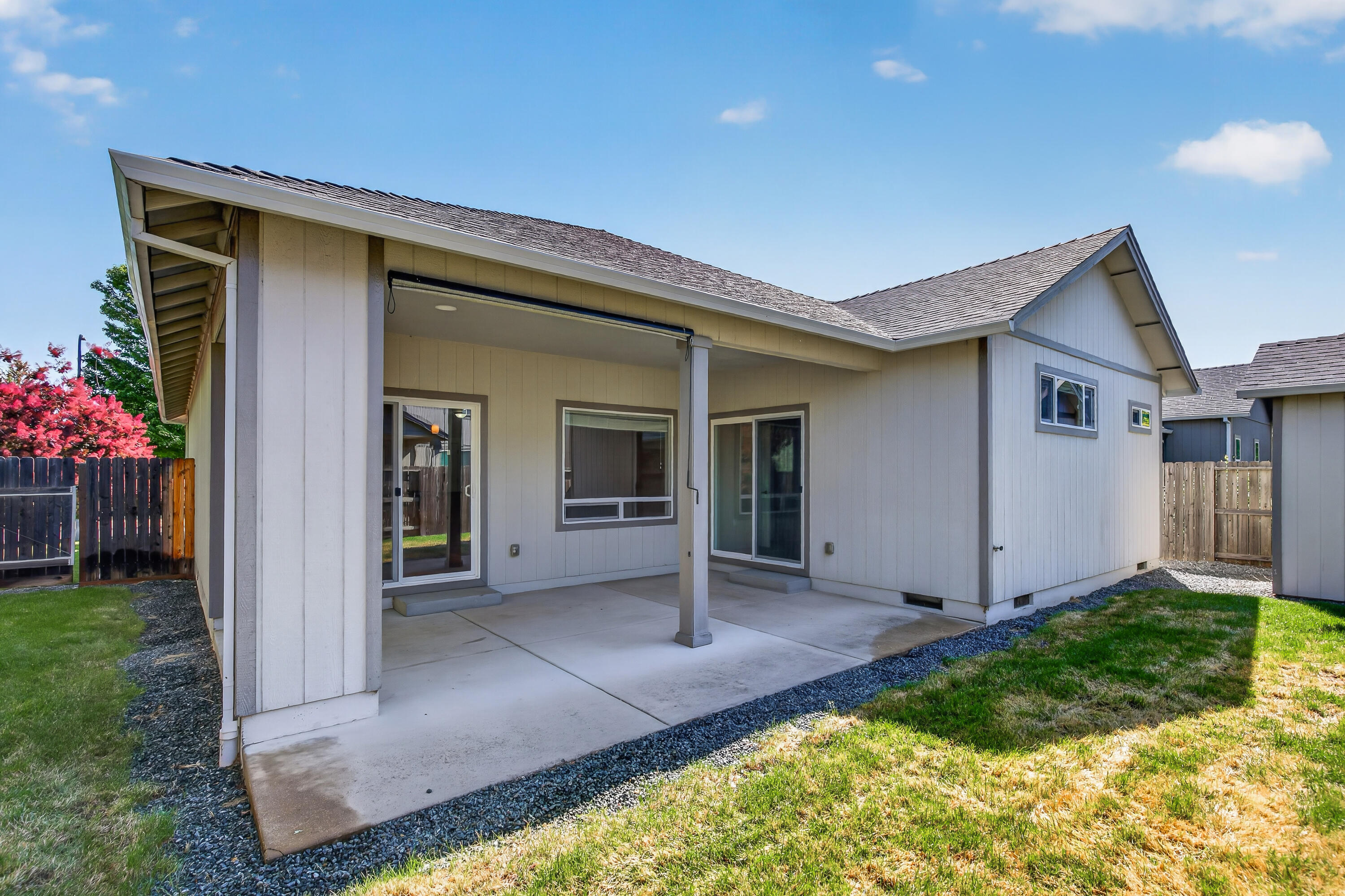 989 Pendleton Drive Medford, OR 97501 - Photo 23 of 26 26-26