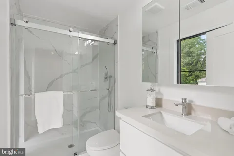 $1,998,000 | 3 Alden Lane, Chevy Chase, MD 20815