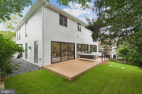 $1,998,000 | 3 Alden Lane, Chevy Chase, MD 20815