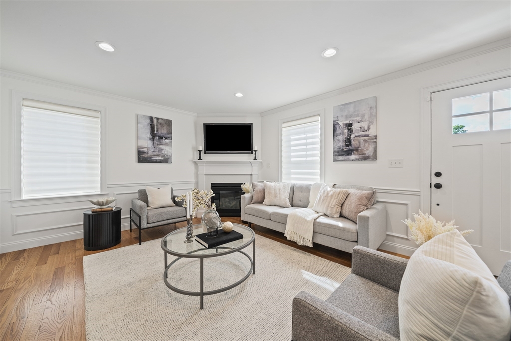 61 Gale Street, Unit 1 Waltham, MA 02453 - Photo 9 of 42